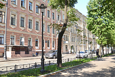 pamyatnik-aleksandru-bloku-na-ul-dekabristov-2023g
