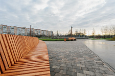 "Zima-Leto" Park in Metallostroy, Spb