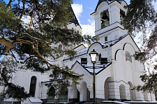 svyato-troitskiy-morskoy-sobor-v-ust-luge