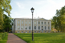 Saint Petersburg, Peterhof, square on Kalininskaya, 2025
