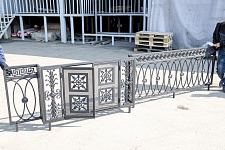 Exclusive fence grille
