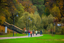 park-pevcheskoe-pole-v-poselke-dubrovitsy-g-o-podolsk-mo