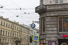 Street clock on Liteiny pr., St. Petersburg. 2017