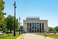 Teatr Yunykh Zriteley, St Petersburg, 2023
